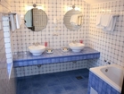 Ljubka kopalnica luksuzne dalmatinske vile na Braču