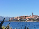 Obmorsko mesto Korčula s starim obzidjem