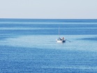 Pogled iz balkona na neskončno modro Jadransko morje
