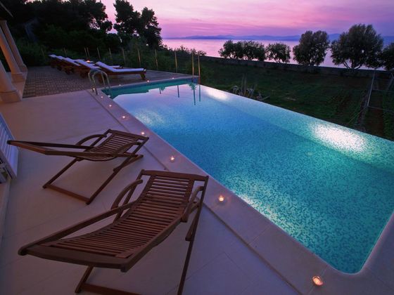 Luxury villa by the sea - admire the colours of magical sunsets
