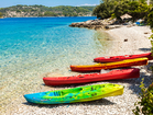 Javna prodnata plaža v zalivu Pičena (nahaja se pod hiško).